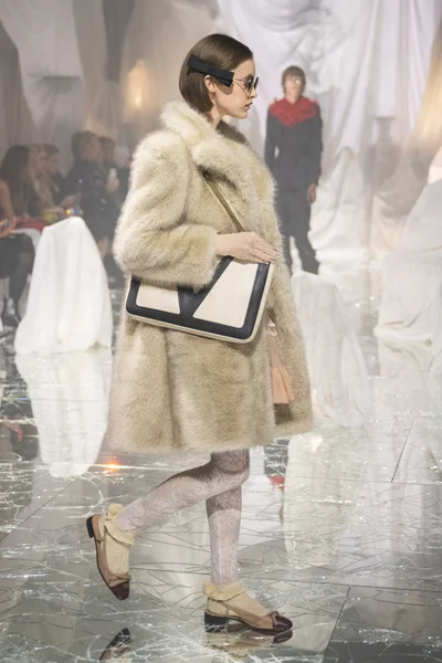 Look 75